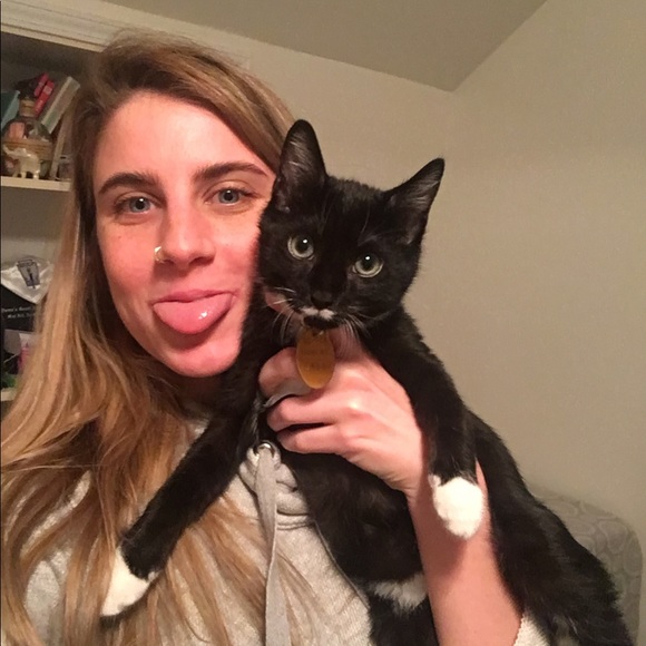 Meet your Posher, Anica - Picture 3 of 3